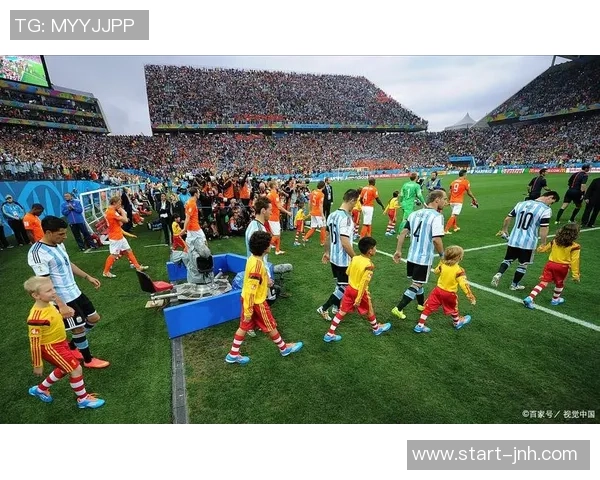 激情四溢的足球主题手机壁纸精选让你的手机屏幕焕发运动活力与热情