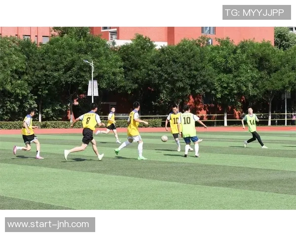 足球名校杯盛宴开启学子们激情对决展现青春风采与团队精神
